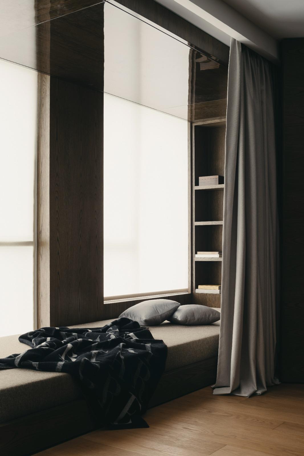 The Obsidian Residence, window seat detail